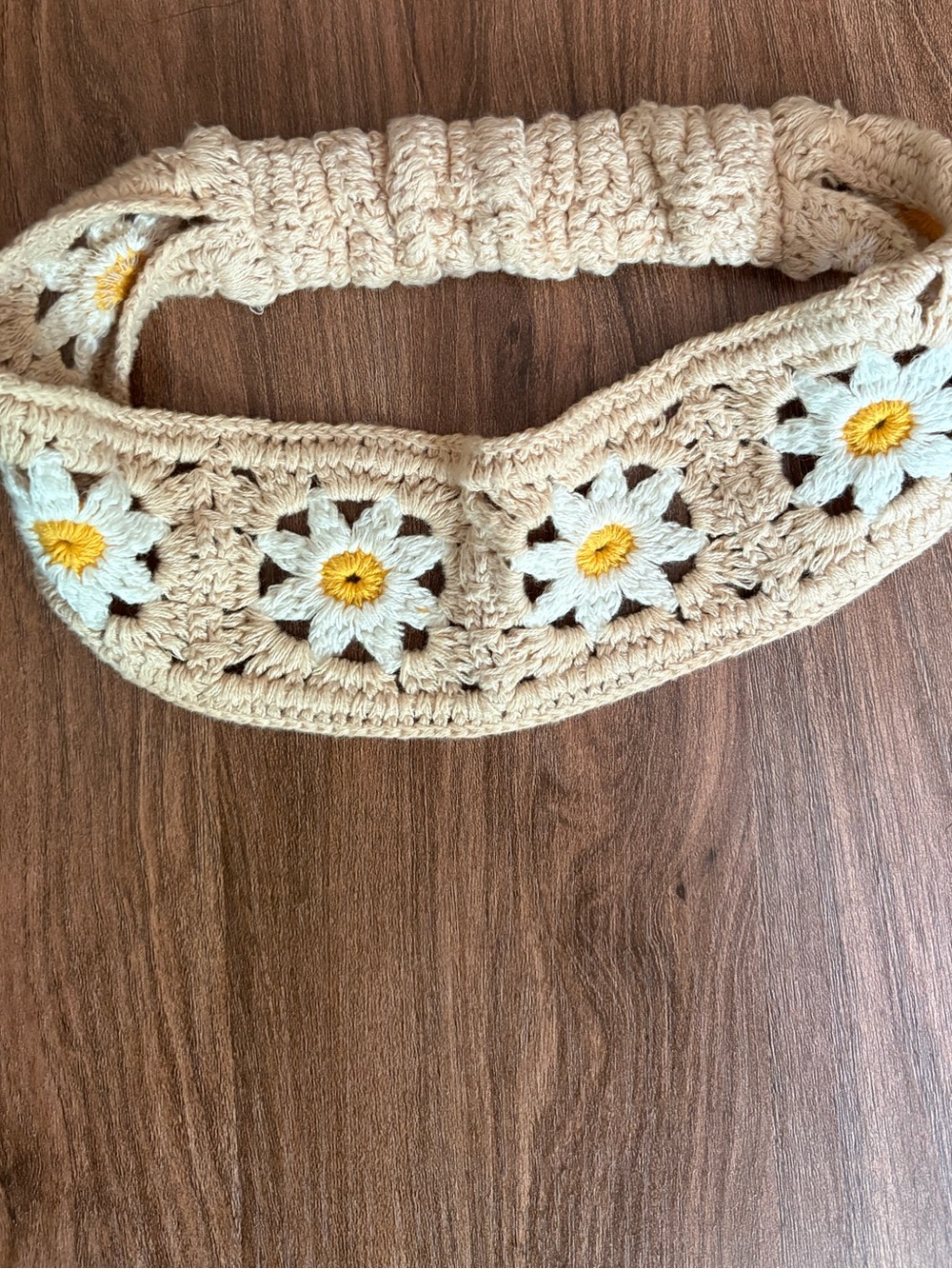 Daisy Crochet granny square headband in Beige and White - Picture 2 of 2